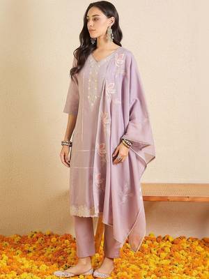 Women Floral Embroidered Regular Thread Work Pure Cotton Kurta with Trousers & With Dupatta 5