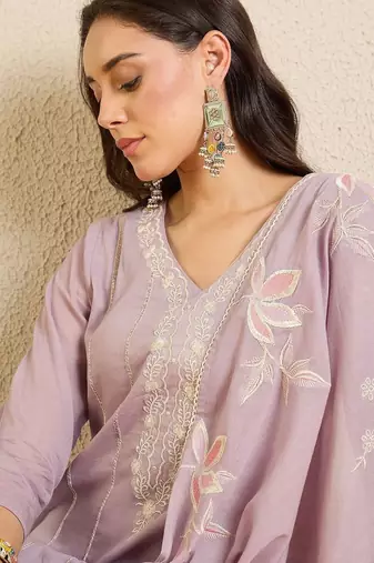 Women Floral Embroidered Regular Thread Work Pure Cotton Kurta with Trousers & With Dupatta