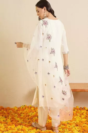 Women Floral Embroidered Regular Thread Work Kurta with Trousers & With Dupatta