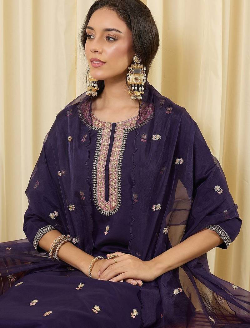 Women Ethnic Motifs Embroidered Regular Thread Work Kurta with Trousers & With Dupatta