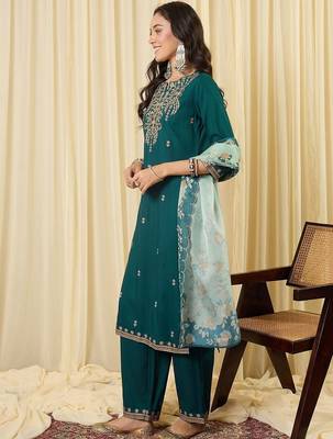 Women Ethnic Motifs Embroidered Regular Thread Work Kurta with Trousers & With Dupatta 5
