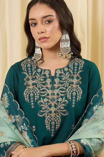 Women Ethnic Motifs Embroidered Regular Thread Work Kurta with Trousers & With Dupatta