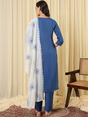 Women Floral Embroidered Regular Thread Work Kurta with Trousers & With Dupatta 3