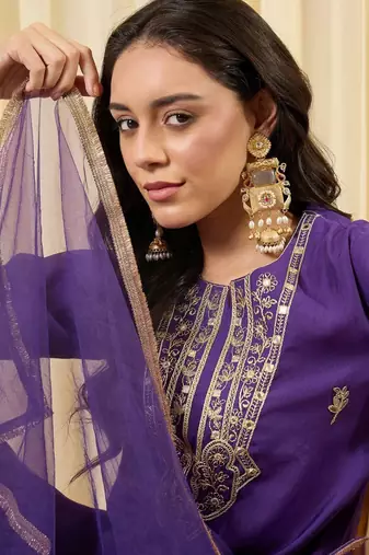 Women Ethnic Motifs Embroidered Regular Thread Work Kurta with Trousers & With Dupatta