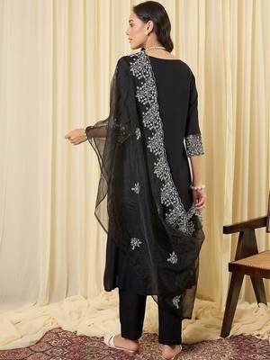 Women Ethnic Motifs Embroidered Regular Thread Work Kurta with Trousers & With Dupatta 3