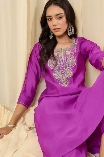 Women Ethnic Motifs Embroidered Regular Thread Work Kurta with Trousers
