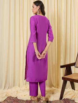Women Ethnic Motifs Embroidered Regular Thread Work Kurta with Trousers 3