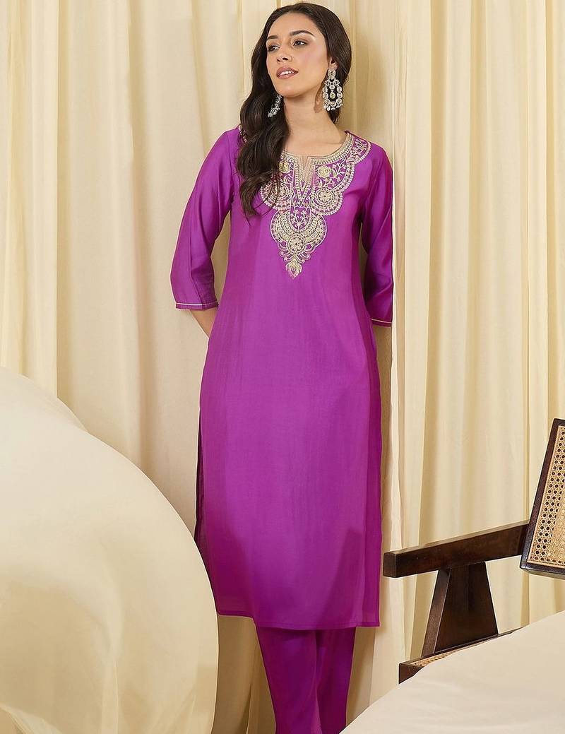 Women Ethnic Motifs Embroidered Regular Thread Work Kurta with Trousers