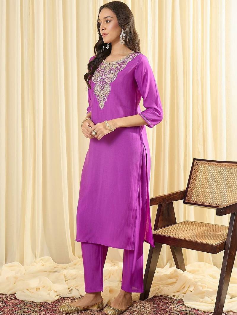 Women Ethnic Motifs Embroidered Regular Thread Work Kurta with Trousers