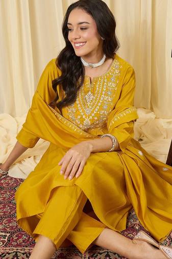 Women Ethnic Motifs Embroidered Empire Thread Work Kurta with Trousers & With Dupatta