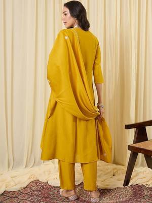 Women Ethnic Motifs Embroidered Empire Thread Work Kurta with Trousers & With Dupatta 3