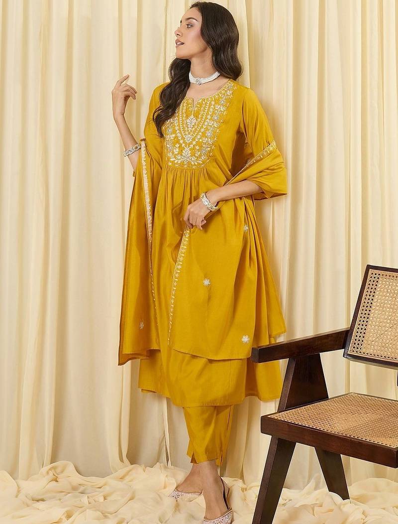 Women Ethnic Motifs Embroidered Empire Thread Work Kurta with Trousers & With Dupatta