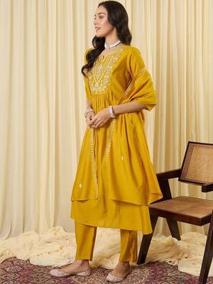 Women Ethnic Motifs Embroidered Empire Thread Work Kurta with Trousers & With Dupatta 5