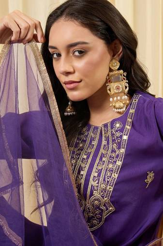 Women Ethnic Motifs Embroidered Regular Thread Work Kurta with Trousers & With Dupatta