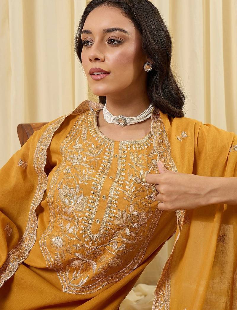 Women Ethnic Motifs Embroidered Regular Thread Work Pure Cotton Kurta with Trousers & With Dupatta