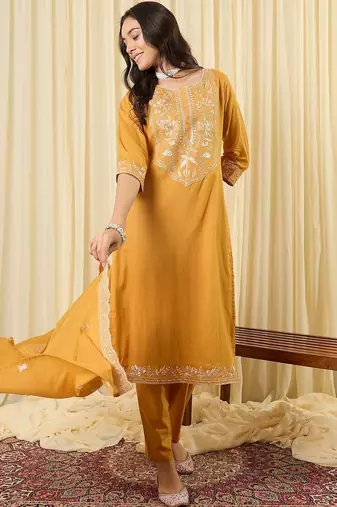 Women Ethnic Motifs Embroidered Regular Thread Work Pure Cotton Kurta with Trousers & With Dupatta
