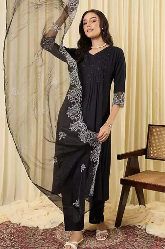 Women Ethnic Motifs Embroidered Pleated Thread Work Kurta with Trousers & With Dupatta