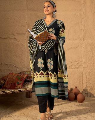 Women Ethnic Motifs Printed Regular Pure Cotton Kurta with Trousers & With Dupatta 1
