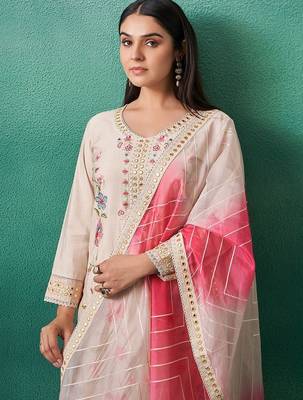 Women Floral Embroidered Regular Mirror Work Kurta with Trousers & With Dupatta 2
