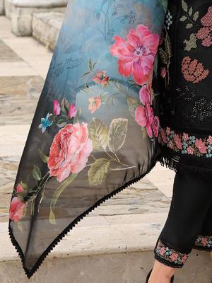 Women Floral Embroidered Regular Thread Work Pure Silk Kurta with Trousers & With Dupatta 6