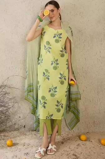 Women Floral Printed Regular Pure Cotton Kurta with Trousers & With Dupatta