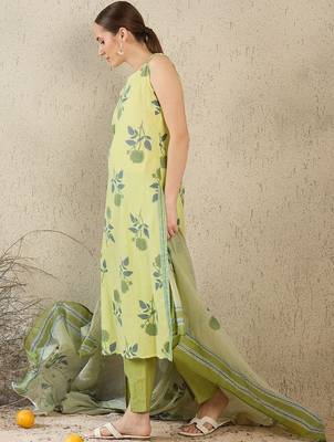 Women Floral Printed Regular Pure Cotton Kurta with Trousers & With Dupatta 3