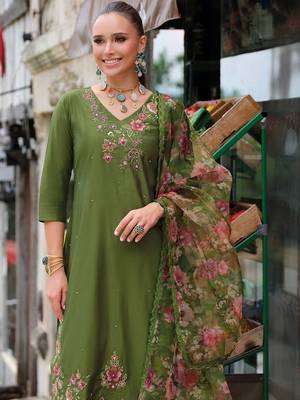 Women Floral Embroidered Regular Thread Work Liva Kurta with Trousers & With Dupatta 1
