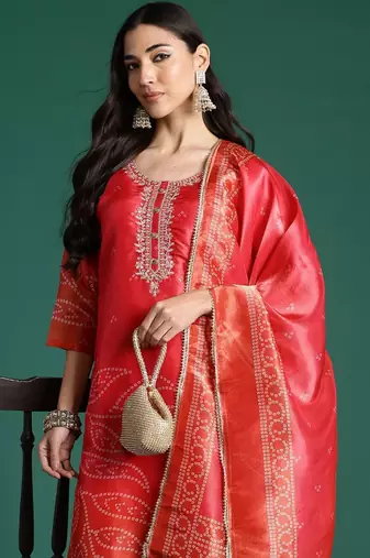 Women Ethnic Motifs Printed Regular Thread Work Kurta with Trousers & With Dupatta