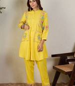 Floral Embroidered Regular Thread Work Kurta With Trousers