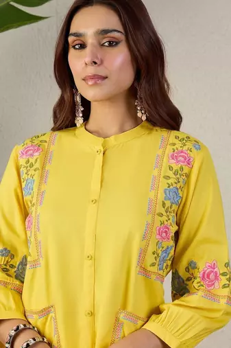Floral Embroidered Regular Thread Work Kurta With Trousers