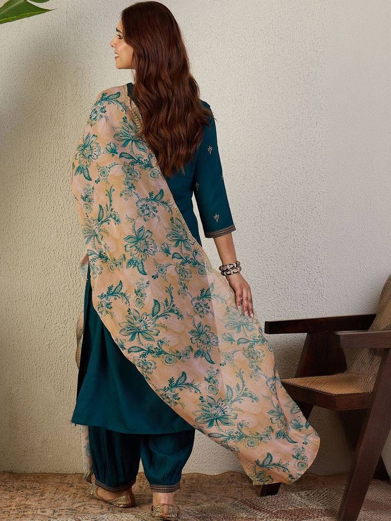 Ethnic Motifs Embroidered Regular Thread Work Kurta With Patiala & Dupatta