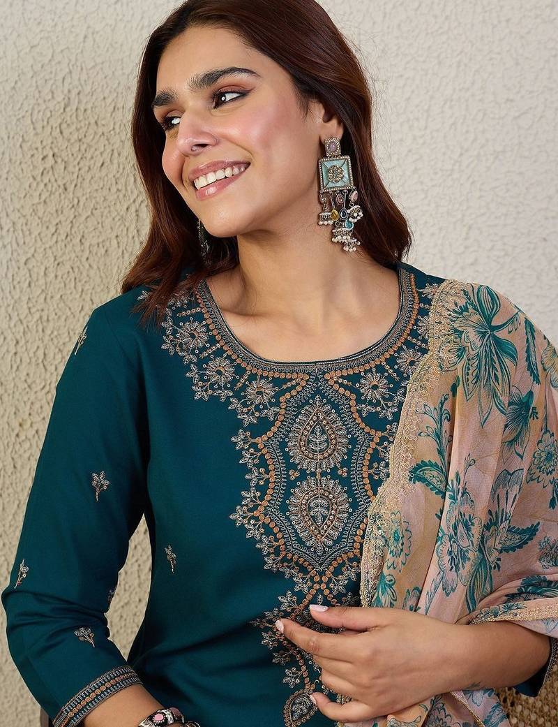 Ethnic Motifs Embroidered Regular Thread Work Kurta With Patiala & Dupatta