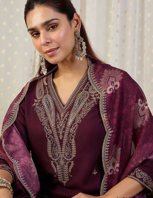 Ethnic Motifs Embroidered Thread Work Kurta With Trousers & Dupatta 2