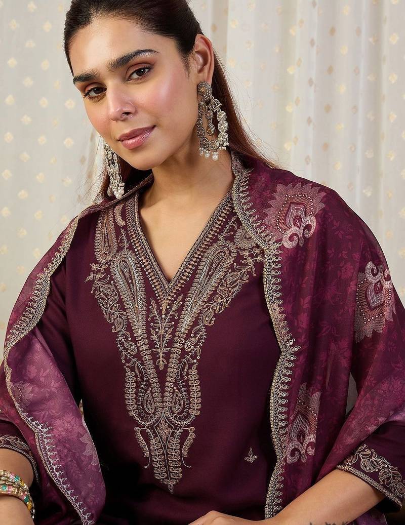 Ethnic Motifs Embroidered Thread Work Kurta With Trousers & Dupatta