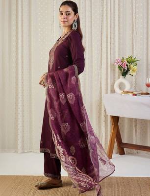 Ethnic Motifs Embroidered Thread Work Kurta With Trousers & Dupatta 3