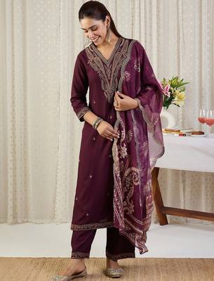 Ethnic Motifs Embroidered Thread Work Kurta With Trousers & Dupatta 5