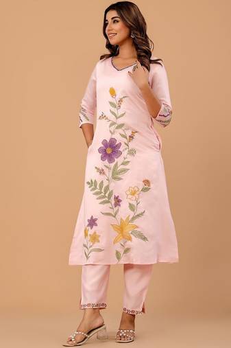 Women Floral Embroidered Regular Thread Work Kurta with Trousers