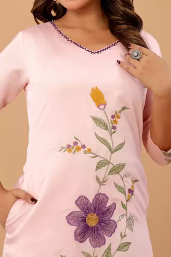 Women Floral Embroidered Regular Thread Work Kurta with Trousers