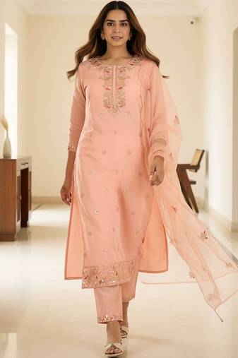 Ethnic Motifs Embroidered Regular Sequinned Kurta With Trousers & Dupatta