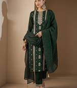 Ethnic Motifs Embroidered Round Neck Thread Work Kurta With Trousers & Dupatta