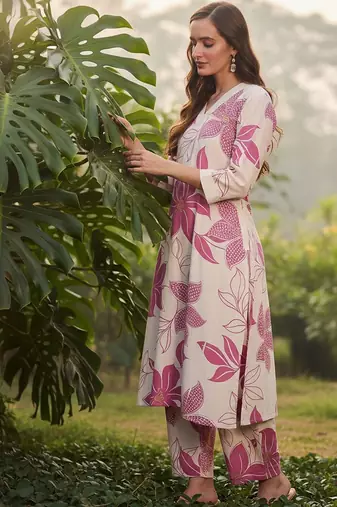 Floral Printed V-Neck Pure Cotton A-Line Kurta With Trousers