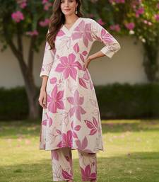 Floral Printed V-Neck Pure Cotton A-Line Kurta With Trousers