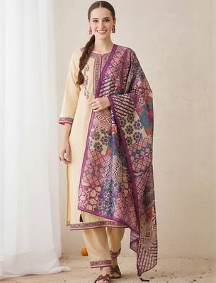 Ethnic Motifs Embroidered Regular Thread Work Kurta With Trouser & Dupatta 1