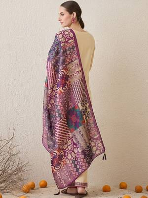 Ethnic Motifs Embroidered Regular Thread Work Kurta With Trouser & Dupatta 4