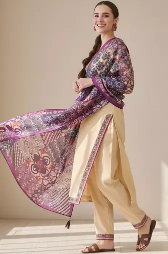 Ethnic Motifs Embroidered Regular Thread Work Kurta With Trouser & Dupatta