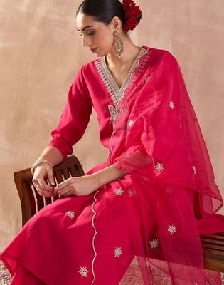 Ethnic Motifs Embroidered Thread Work Straight Kurta With Trousers & Dupatta 1