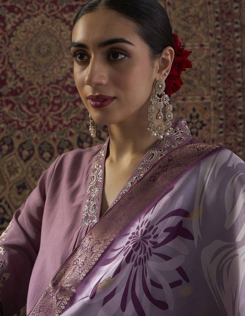 Floral Embroidered Regular Thread Work Straight Kurta With Trousers & Dupatta