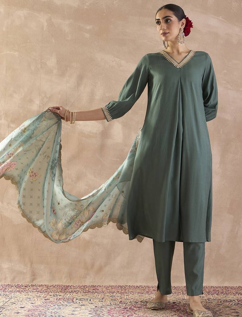 V-Neck Pleated Thread Work Straight Kurta With Trouser & Dupatta