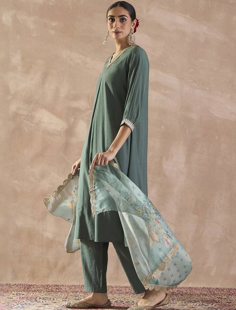 V-Neck Pleated Thread Work Straight Kurta With Trouser & Dupatta
