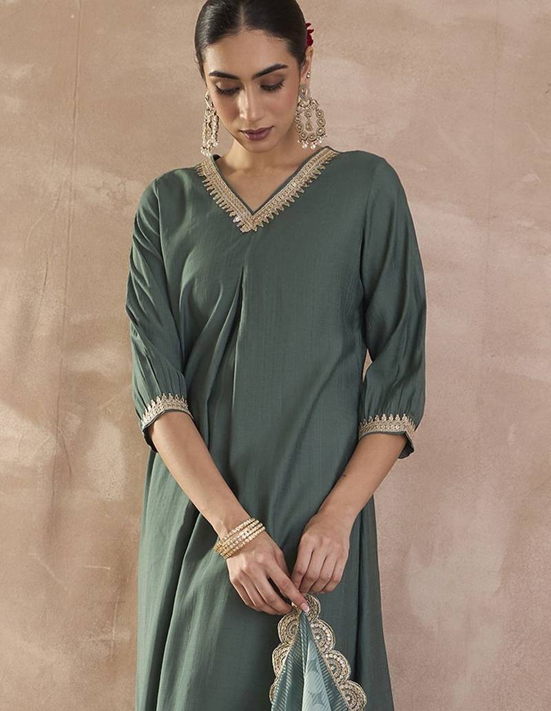 V-Neck Pleated Thread Work Straight Kurta With Trouser & Dupatta